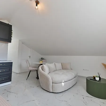 Appartement With Jacuzzi On Rooftop Trogir