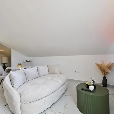 With Jacuzzi On Rooftop Appartement Trogir