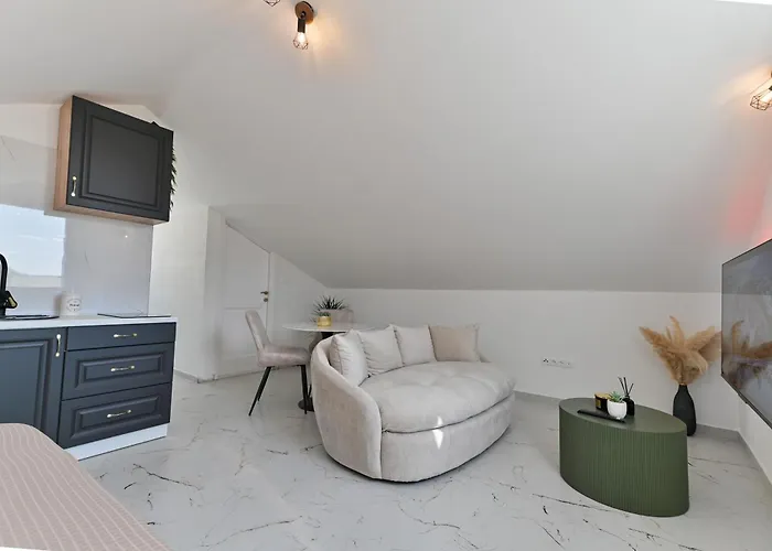 Appartamento With Jacuzzi On Rooftop Traù