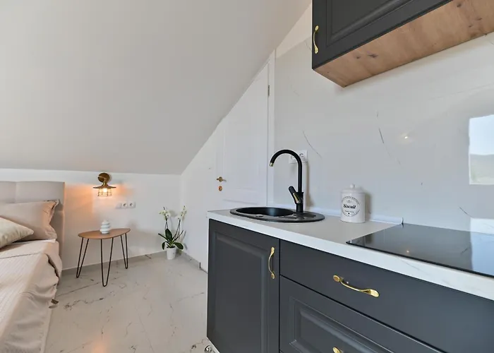 Appartamento With Jacuzzi On Rooftop Traù