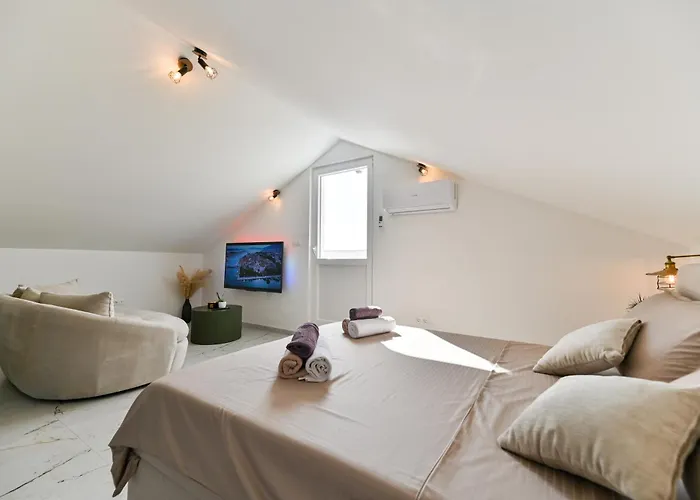 Appartamento With Jacuzzi On Rooftop Traù