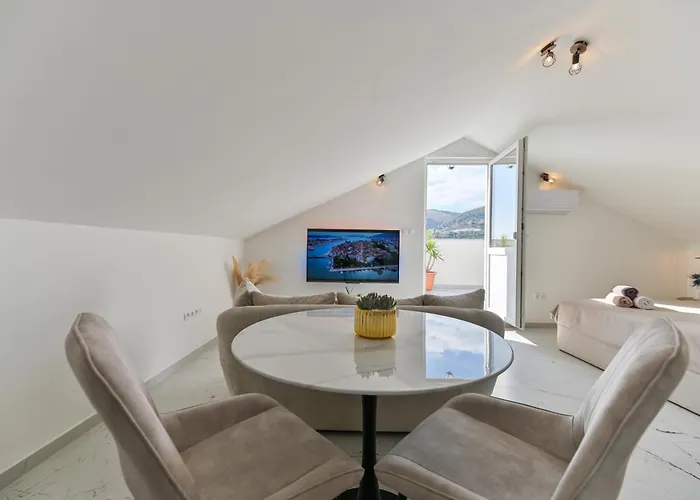 Appartamento With Jacuzzi On Rooftop Traù