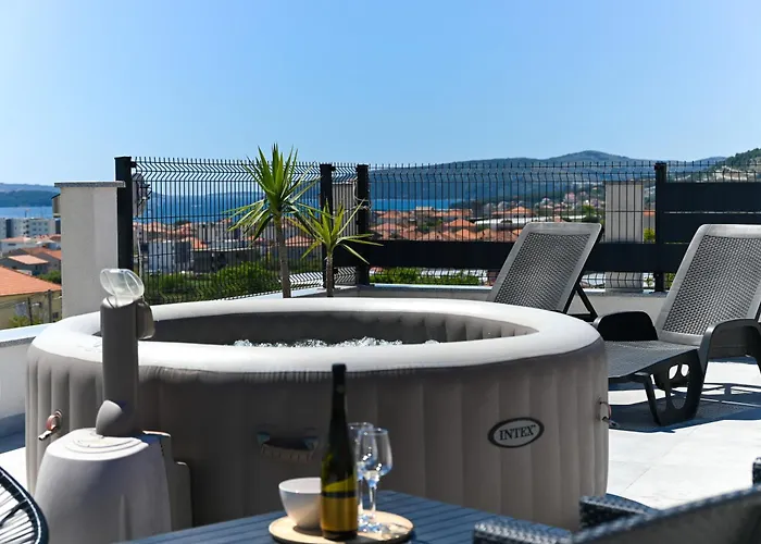 With Jacuzzi On Rooftop Appartamento