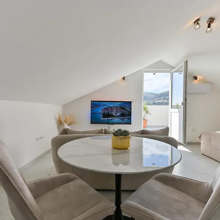 Lejlighed With Jacuzzi On Rooftop Trogir