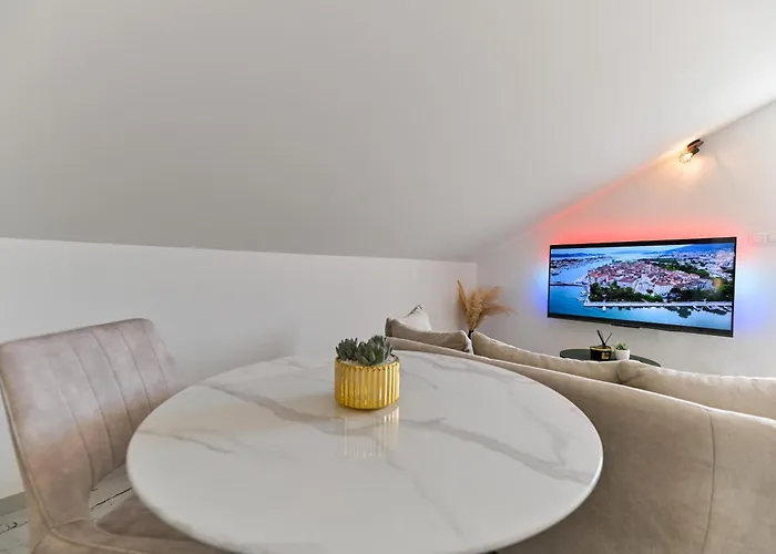 With Jacuzzi On Rooftop Appartement *