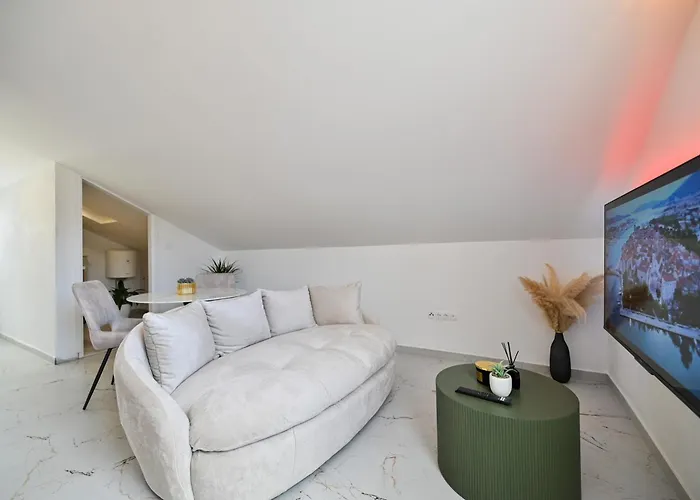 With Jacuzzi On Rooftop Appartement Trogir