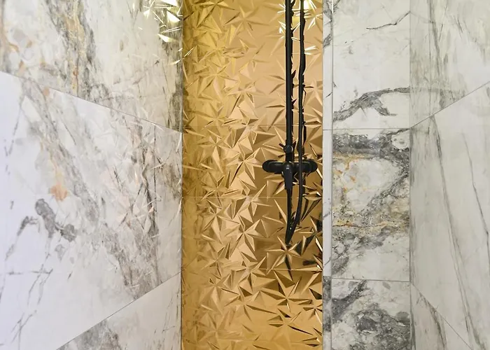 With Jacuzzi On Rooftop Appartement