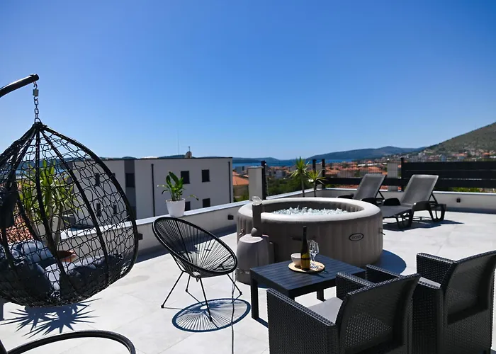 With Jacuzzi On Rooftop Appartement *